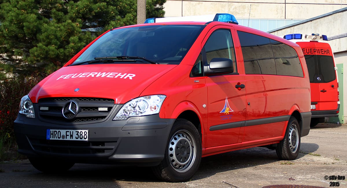 Mannschaftstransportwagen der Freiwilligen Feuerwehr Rostocker Heide